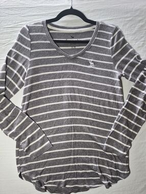 Abercrombie & Fitch Kids Charcoal and White Striped V-Neck Top 15/16